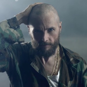 Jovanotti, video con la figlia Teresa e colpo di scena finale: l’artista si rasa a zero Jovanotti, video con la figlia Teresa e colpo di scena finale: l’artista si rasa a zero